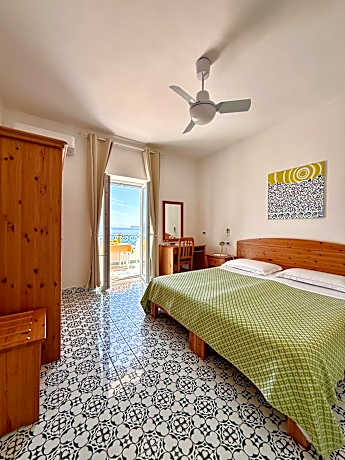 Double Room with Balcony and Sea View