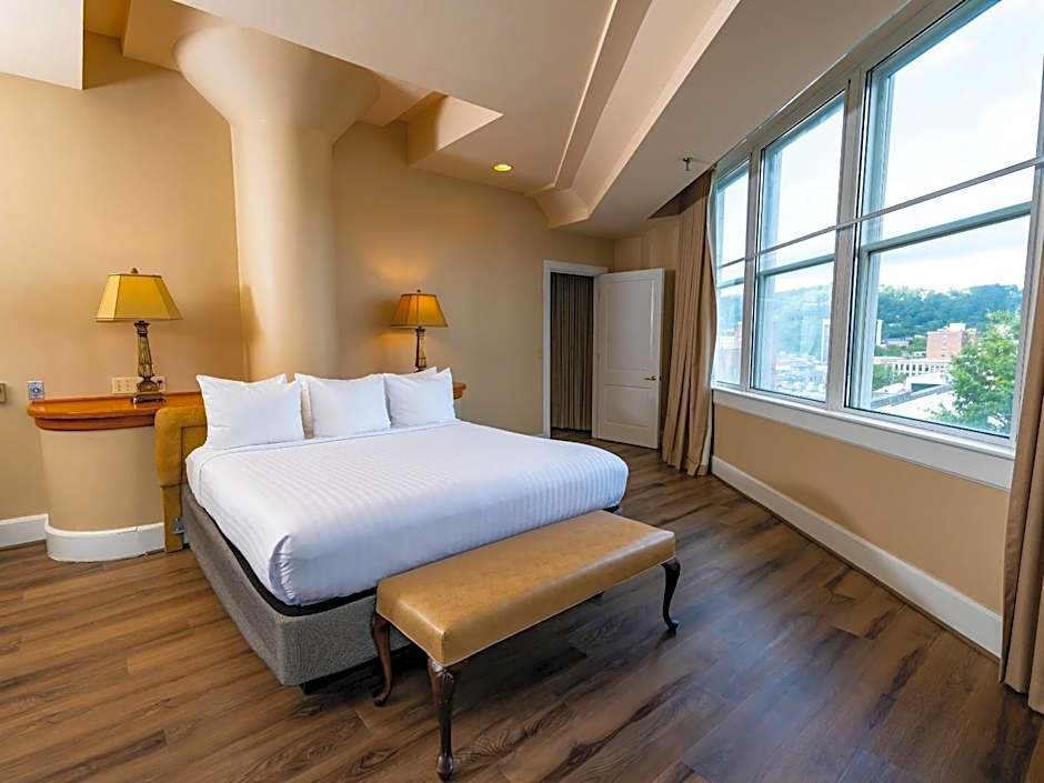 Haywood Park Hotel, an Ascend Collection Hotel
