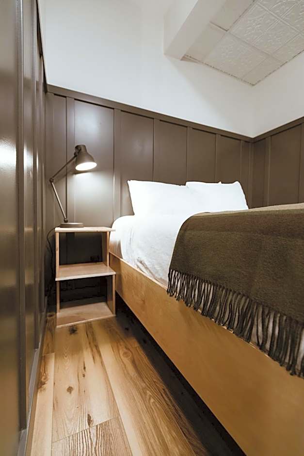 The Flying Steamshovel Inn