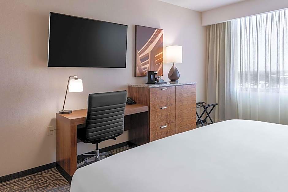 Drury Plaza Hotel Dallas Arlington