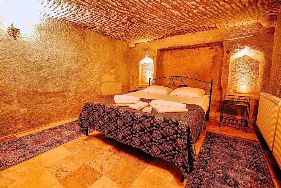 Alaca Cave Suites