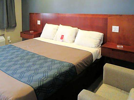 Econo Lodge San Bernardino I-215