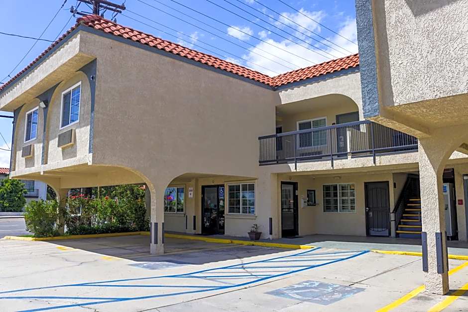 Orange Tustin Inn in Orange