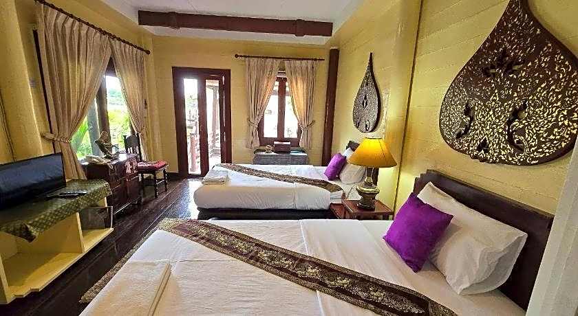 Ayutthaya Garden River Home