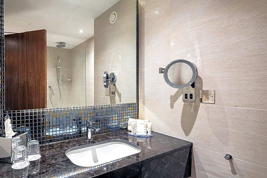 Crowne Plaza London Heathrow T4 By IHG