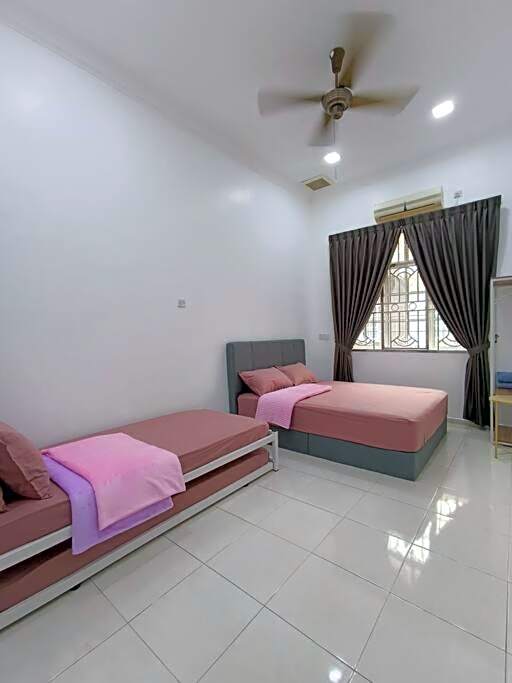 D96 Homestay Tangkak 钻石民宿