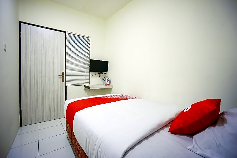 Super OYO 1838 COZY Home