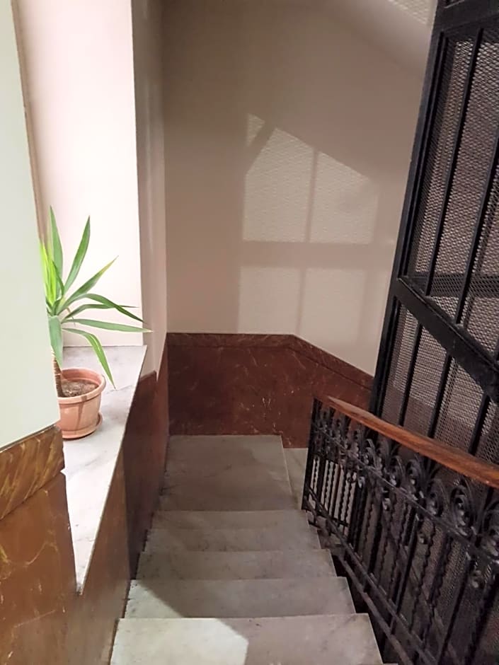 B&B Aziz – Palermo, CA