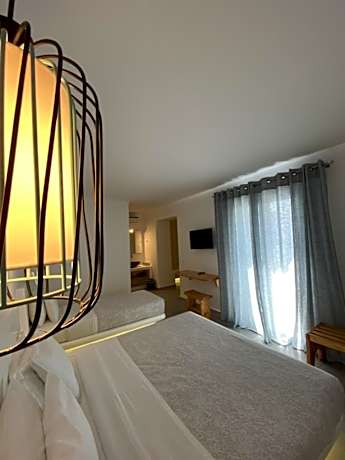 Deluxe Quadruple Room