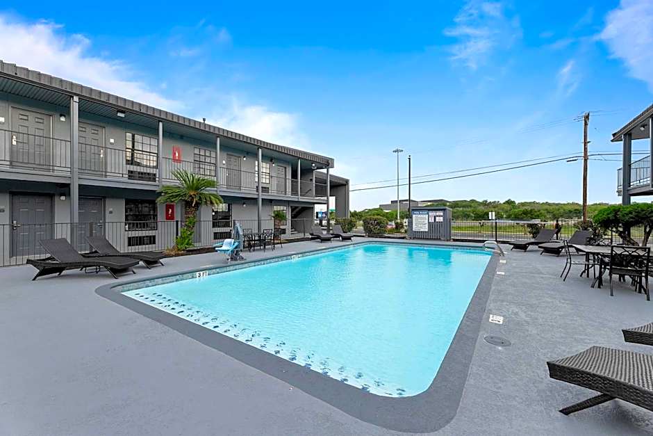 Days Inn by Wyndham San Antonio Near Lackland AFB
