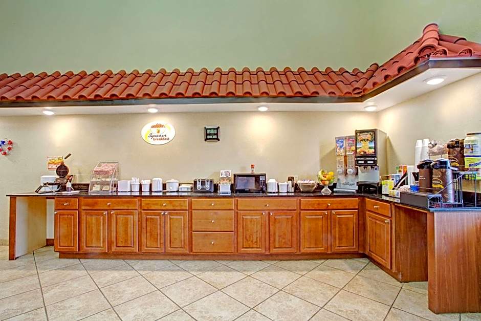 Super 8 By Wyndham Forrest City