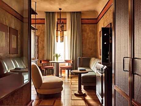 Junior Suite with Minerva Square Views