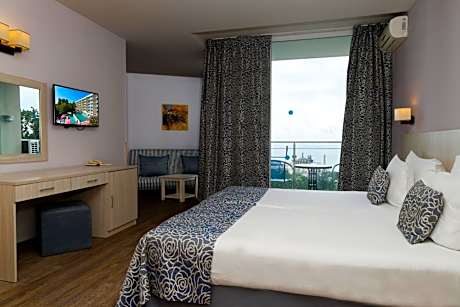 Superior Twin Room with Sea View