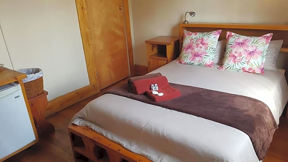 Nkwasi Lodge – Parys, CA