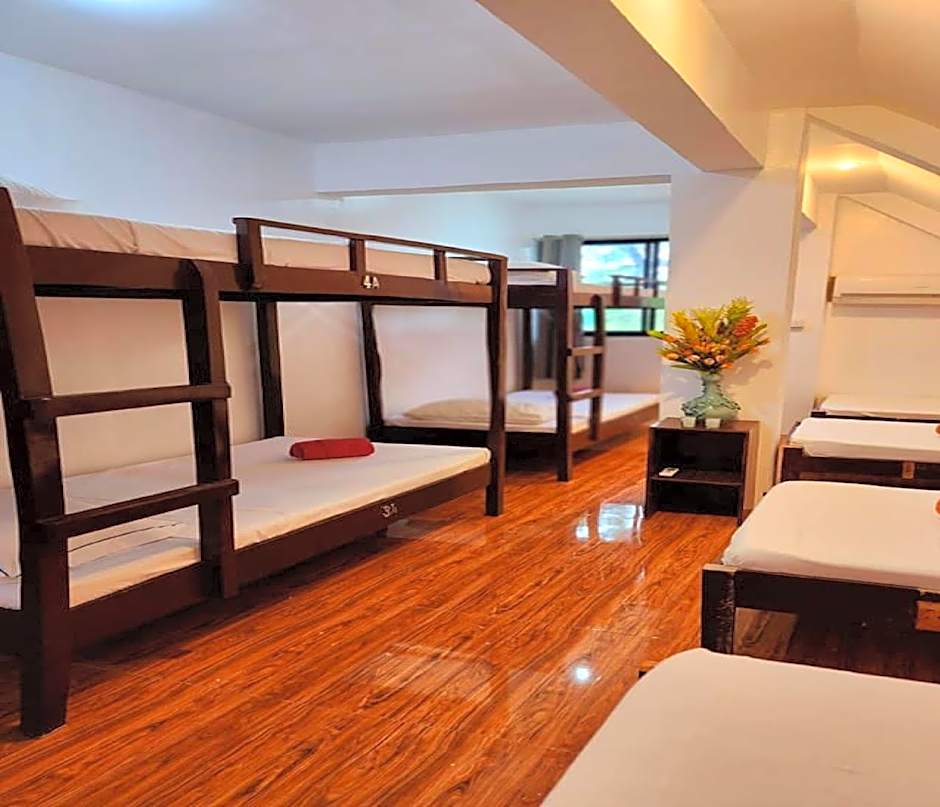 The Victorian by Stevrena Accommodations