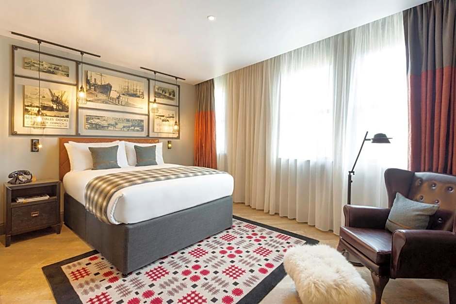 Photo 1 of 15 of Standard 1 Queen Bed