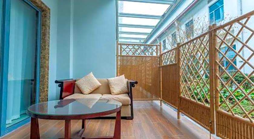 Wudangshan Jianguo Hotel