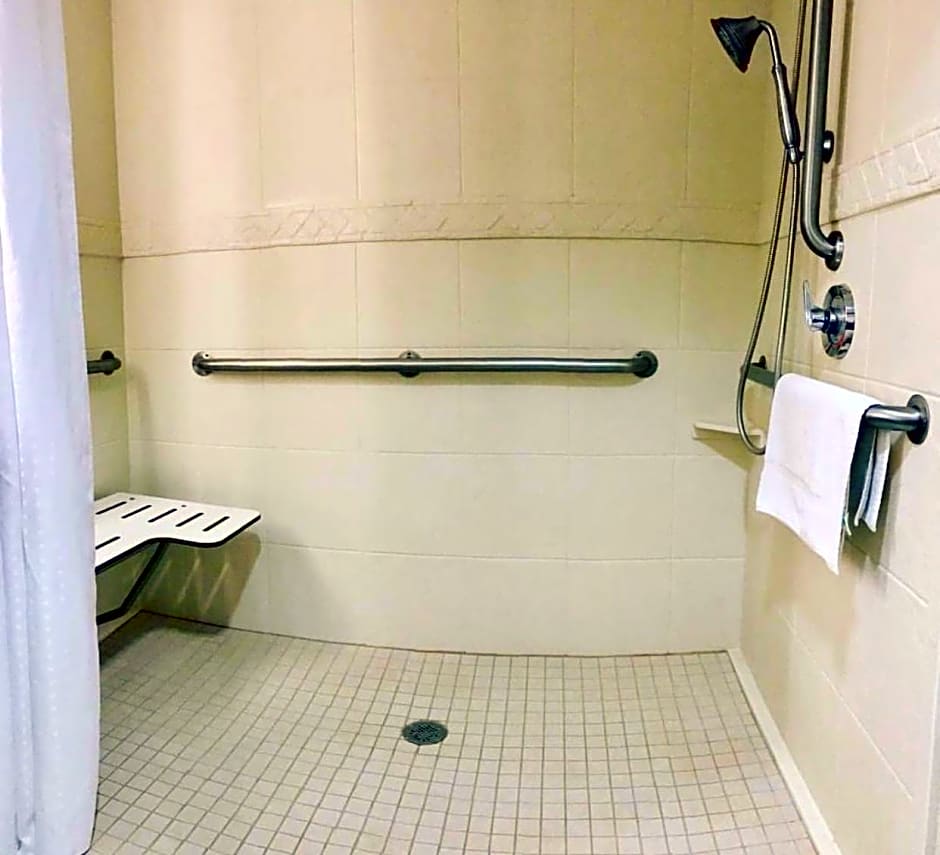 Holiday Inn Express Hotel & Suites Torrington, an IHG Hotel