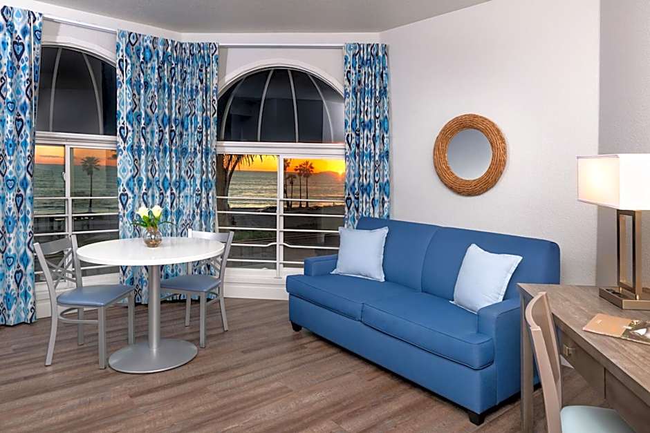 Beachfront Inn and Suites at Dana Point