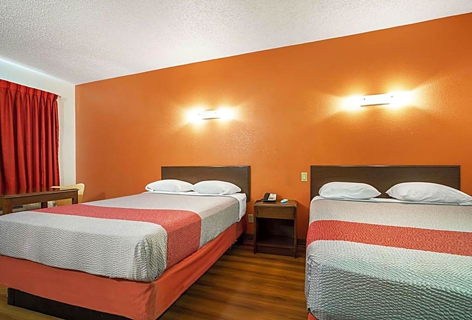 Motel 6-Covington, TN