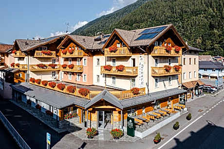 Albergo Dimaro Wellness Hotel