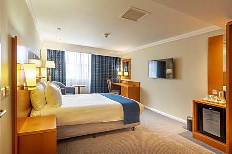 Queen Room - Accessible