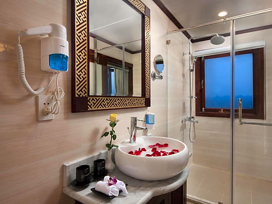 Halong Silversea Cruise