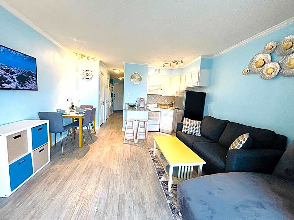Beautiful newly renovated beachfront condo at Casa Del Mars