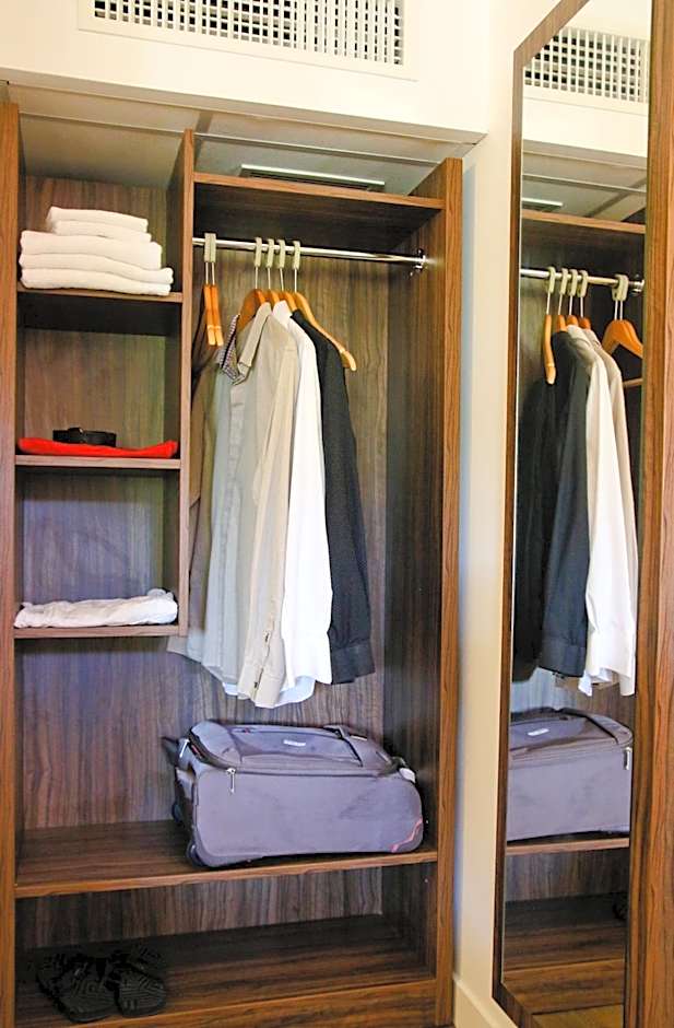 Kyriad Bordeaux - Merignac Aéroport