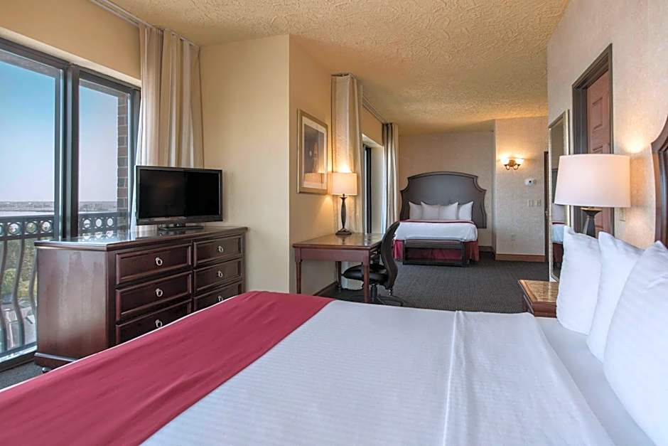 Shoreline Inn & Conference Center, an Ascend Collection Hotel