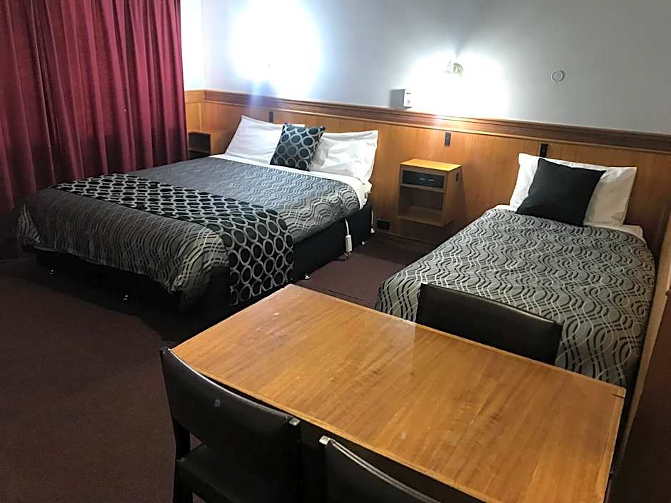 County Lodge Motor Inn