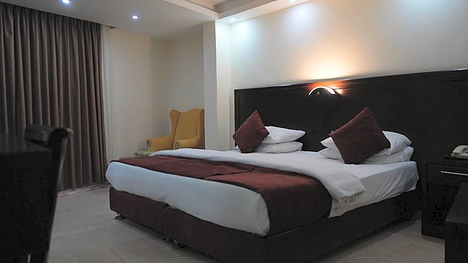 Petra agora hotel