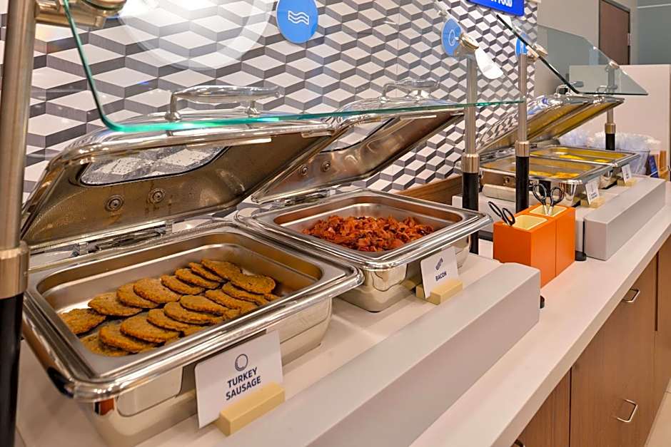 Holiday Inn Express and Suites Three Rivers By IHG