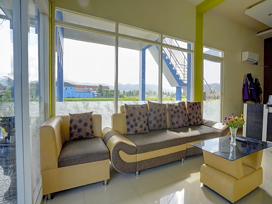 OYO 92907 Miranda Hotel Syariah