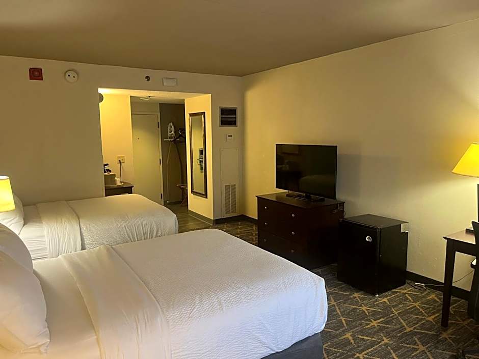 Holiday Inn & Suites Springfield-I-44 By IHG