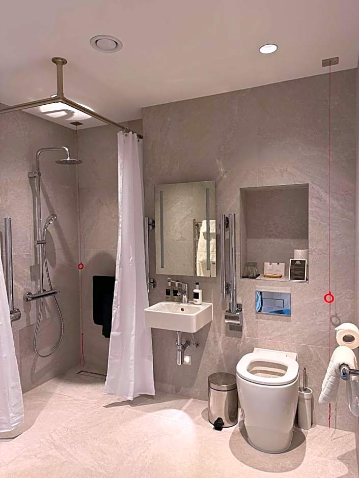 Cobo Bay Hotel