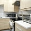 New Luxury Walkout Suite Near University-BY ROOM