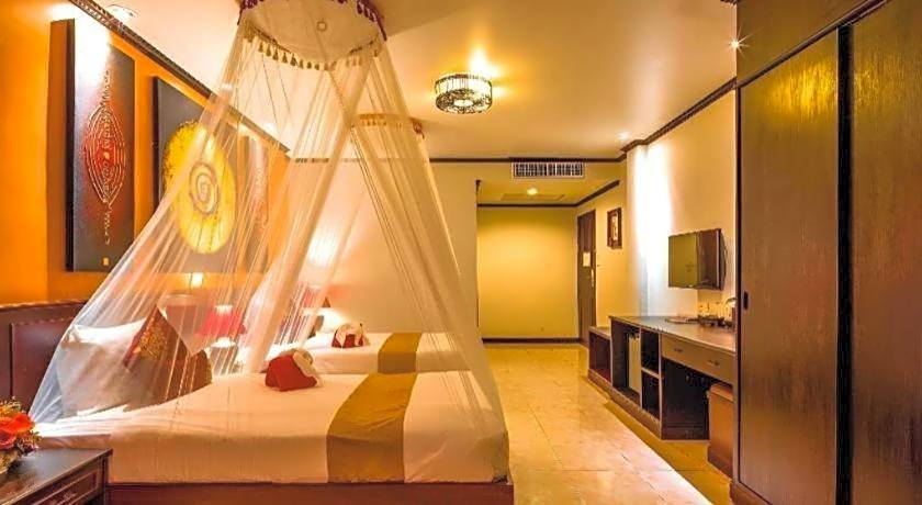 Tanawan Phuket Hotel