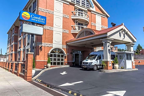 Comfort Inn & Suites LaGuardia Airport
