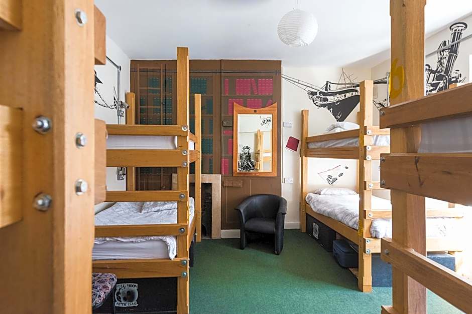 The Full Moon Backpackers