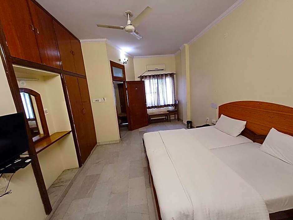Hotel Raghav Palace