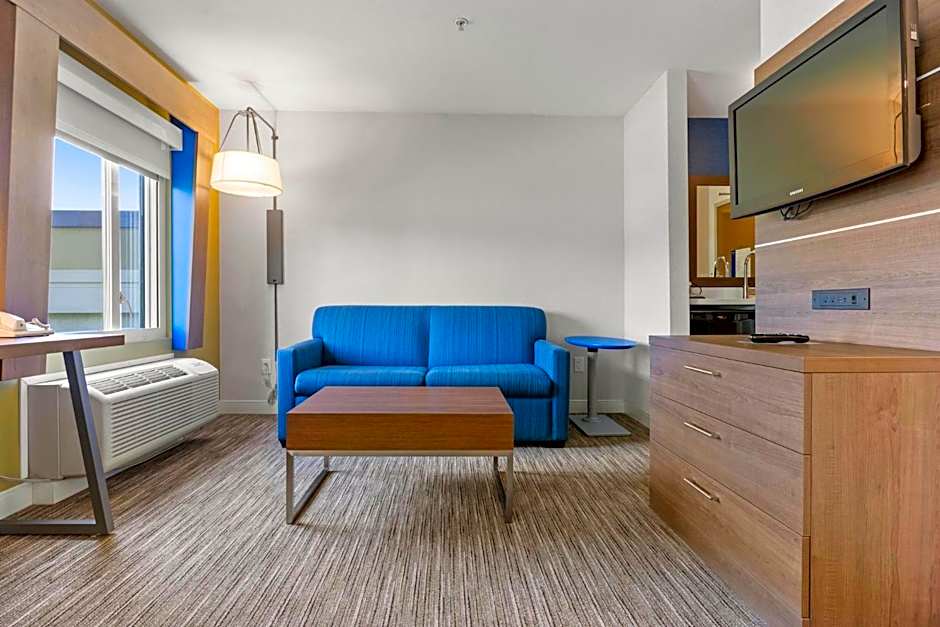 Holiday Inn Express and Suites Surrey By IHG