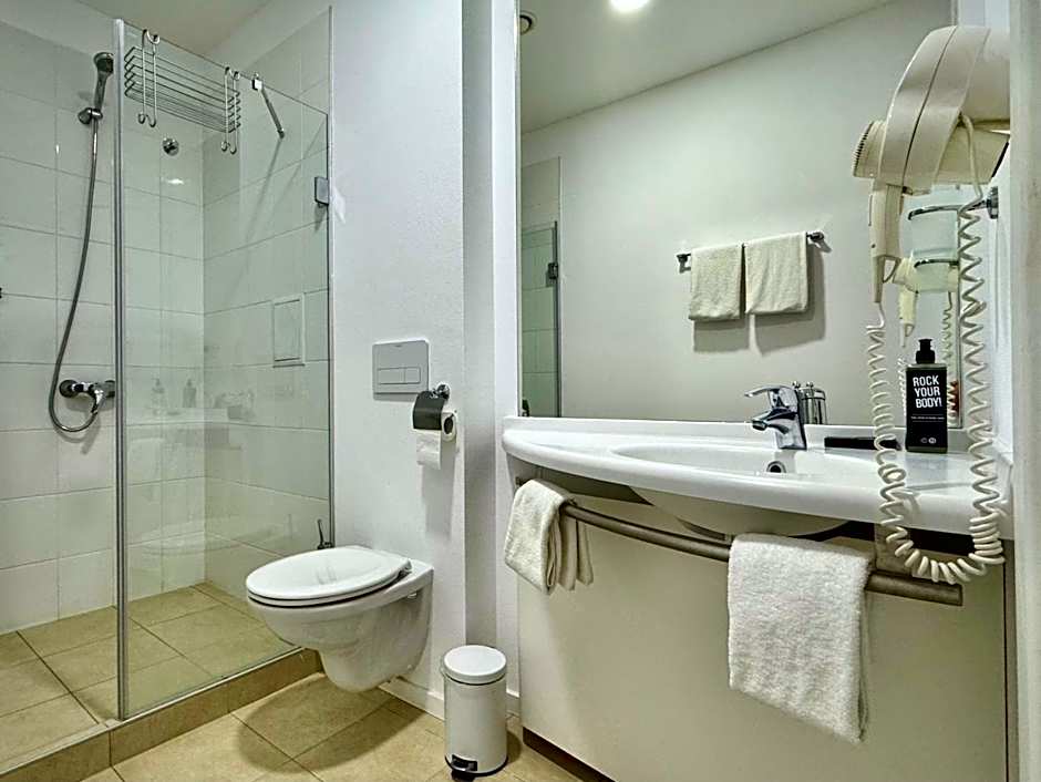 Apartments Sofia Airport free shuttle and parking