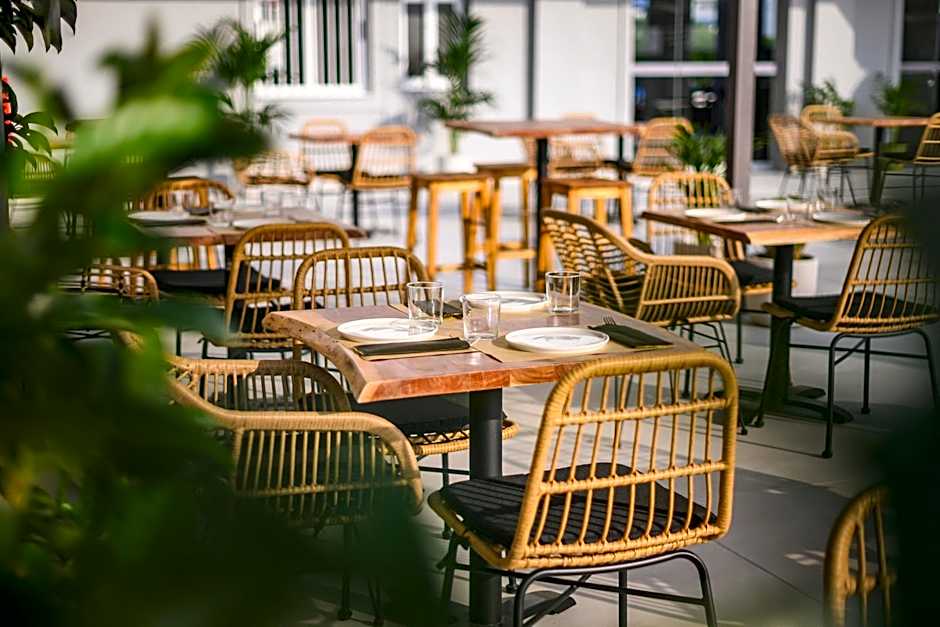 Nicolas Grand Suites, Adults Only