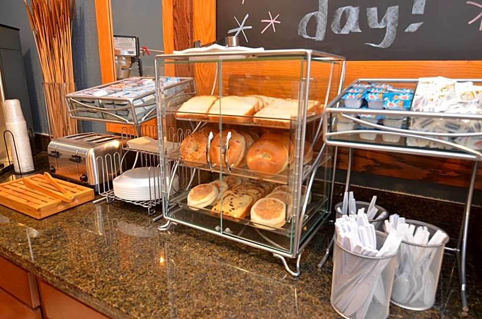 AmericInn by Wyndham Mount Pleasant