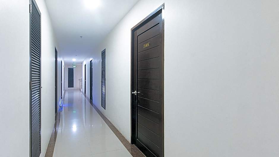 RedDoorz @ Leoncia Apartelle Mandaue City