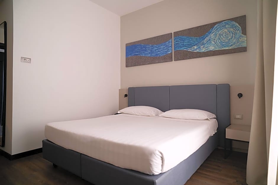 Sea Lion Hotel