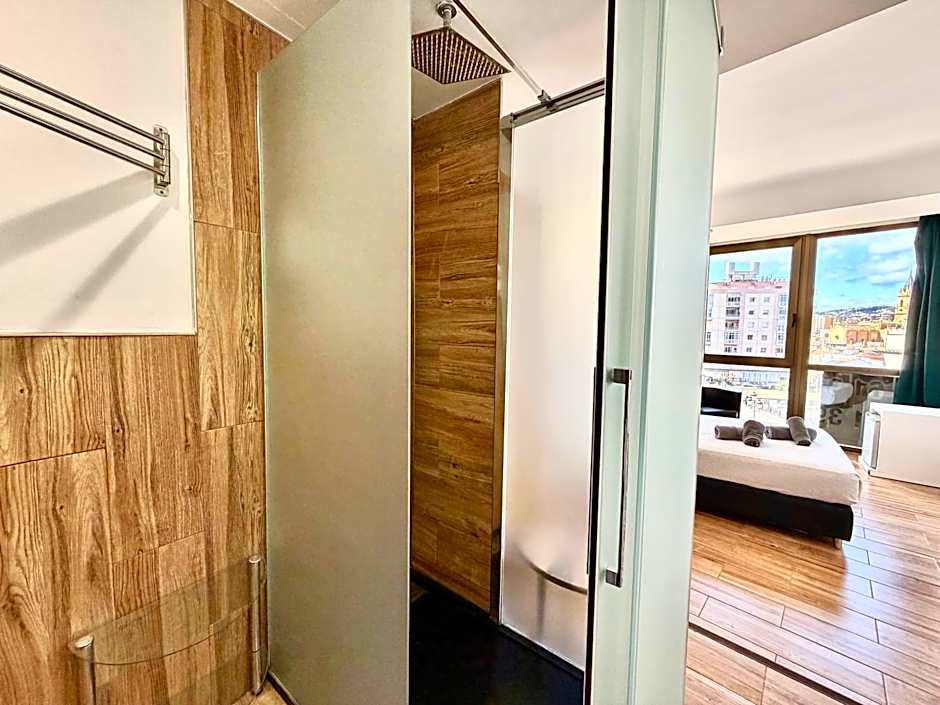 Ilustre - City-View Rooms with AC in Málaga's Old Town - Steps from Calle Larios and the Thyssen