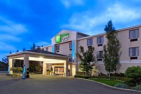 Holiday Inn Express Hotel And Suites Alliance By IHG