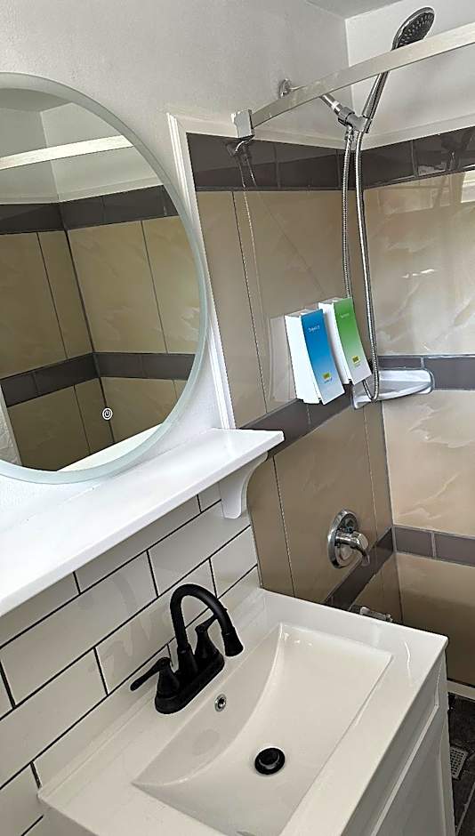 Harborside Suites
